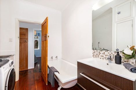 Photo of property in 57 Marine Parade, Eastbourne, Lower Hutt, 5013