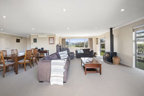 Photo of property in 153 Lisland Drive, Kinloch, Taupo, 3377