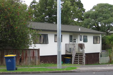 Photo of property in 46 Godley Road, Green Bay, Auckland, 0604