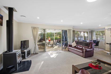 Photo of property in 65 The Glade South, Pukekohe, 2120