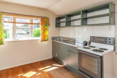 Photo of property in 111 Rua Avenue, Waitarere Beach, Levin, 5510