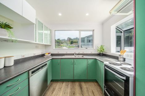 Photo of property in 40 Lincoln Avenue, Tawa, Wellington, 5028