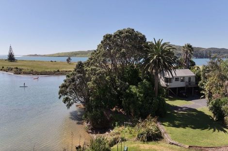 Photo of property in 33 Nihinihi Avenue, Raglan, 3225