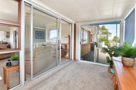 Photo of property in 1/165 Deep Creek Road, Torbay, Auckland, 0630