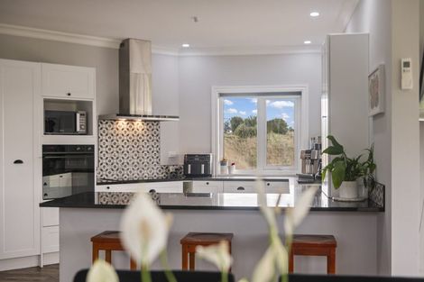 Photo of property in 52 Highland View Drive, Tokomaru, Palmerston North, 4474