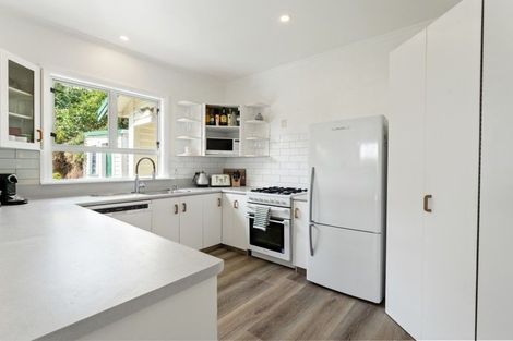 Photo of property in 41 Queens Road, Glen Avon, New Plymouth, 4312