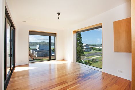 Photo of property in 30 Nihinihi Avenue, Raglan, 3225