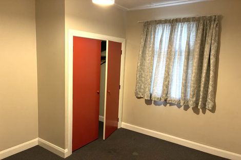 Photo of property in 48 Queens Drive, Lyall Bay, Wellington, 6022