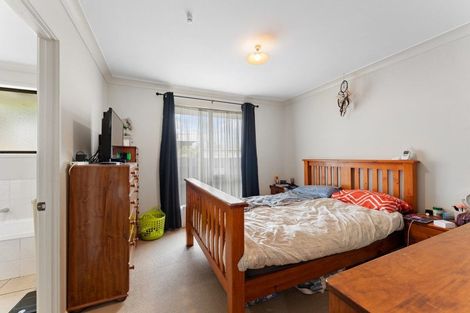Photo of property in 97 Rathgar Road, Henderson, Auckland, 0610