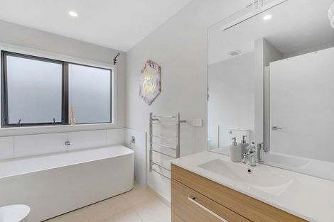 Photo of property in 48 Karearea Avenue, Kenepuru, Porirua, 5022