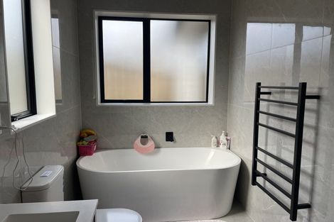 Photo of property in 18 Takurua Terrace, Orewa, 0931