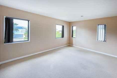 Photo of property in 28 Waimanu Bay Drive, Te Atatu Peninsula, Auckland, 0610