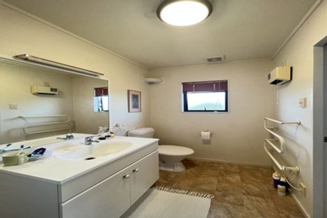 Photo of property in 2/5 Pelican Lane, Unsworth Heights, Auckland, 0632