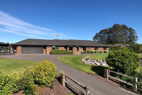 Photo of property in 71 Loch Views Road, Acacia Bay, Taupo, 3385