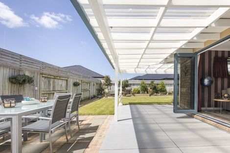 Photo of property in 29 Chestnut Close, Kelvin Grove, Palmerston North, 4414