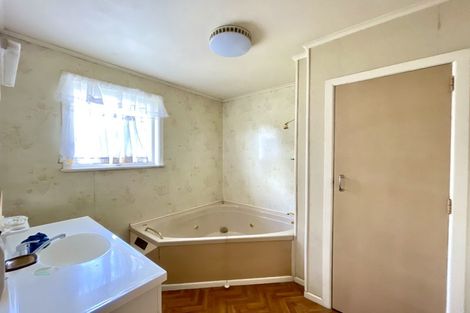 Photo of property in 18a Tomo Street, New Lynn, Auckland, 0600