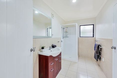 Photo of property in 11 South Kensington Way, Henderson, Auckland, 0612