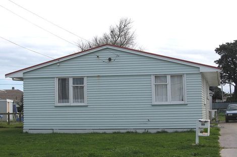 Photo of property in 25 Matipo Street, Castlecliff, Whanganui, 4501