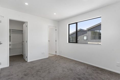 Photo of property in 8a Tahinga Street, Northcote, Auckland, 0627