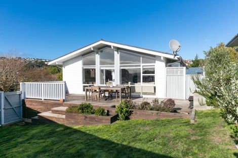 Photo of property in 29 Churton Drive, Churton Park, Wellington, 6037