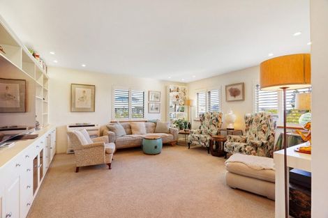 Photo of property in 1 Hikanui Place, Havelock North, 4130