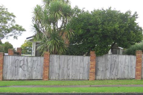 Photo of property in 3/15 Kurnell Drive, Botany Downs, Auckland, 2010