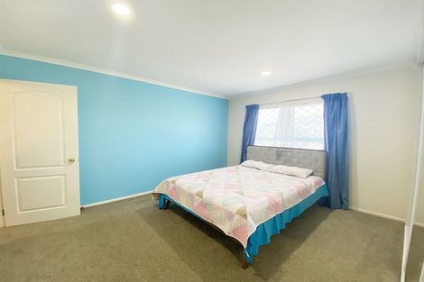 Photo of property in 12 Pistachio Place, Goodwood Heights, Auckland, 2105