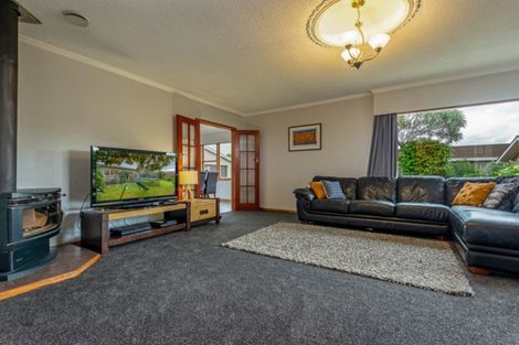 Photo of property in 86 Wikiriwhi Crescent, Awapuni, Palmerston North, 4412