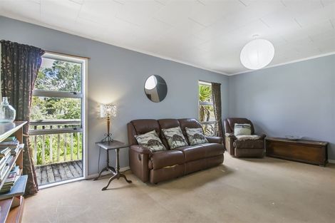 Photo of property in 9 Woodhouse Place, West Harbour, Auckland, 0618