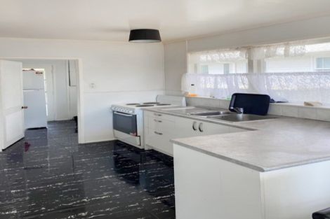 Photo of property in 20 Thornlow Street, Glendene, Auckland, 0602