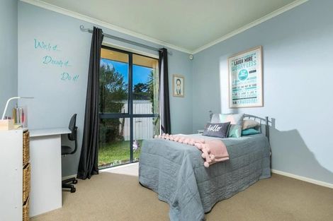 Photo of property in 5b Olwyn Place, Greenhithe, Auckland, 0632
