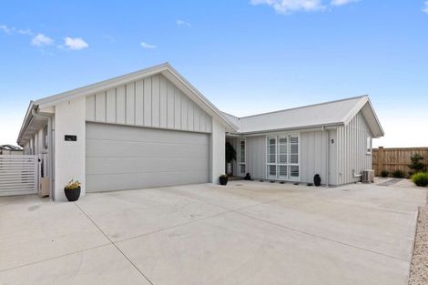 Photo of property in 5 Serrata Close, Papamoa Beach, Papamoa, 3118