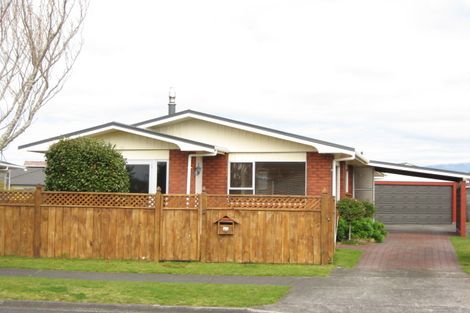 Photo of property in 21 Truby King Street, Merrilands, New Plymouth, 4312