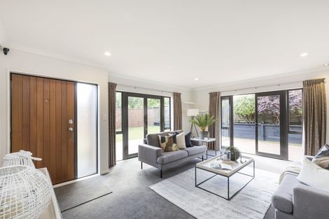 Photo of property in 128 Hillcrest Drive, Kelvin Grove, Palmerston North, 4414