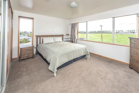Photo of property in 16 Swinbourne Street, Waverley, 4510