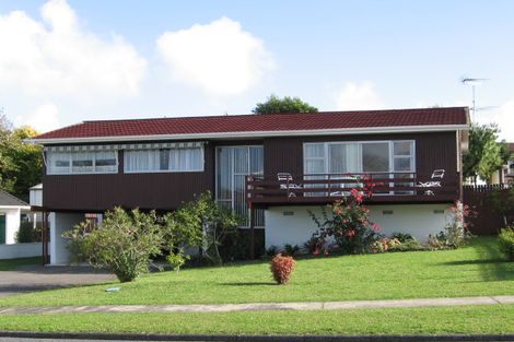 Photo of property in 25 Whiteacres Drive, Sunnyhills, Auckland, 2010