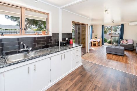 Photo of property in 1/3 Tyrian Close, Half Moon Bay, Auckland, 2012