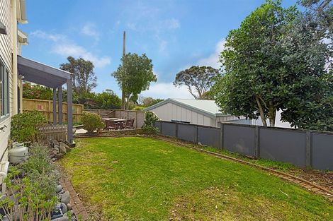 Photo of property in 10/485 Don Buck Road, Massey, Auckland, 0614