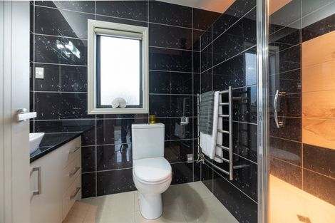 Photo of property in 45 Forrest Hill Road, Milford, Auckland, 0620