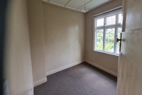 Photo of property in 18 Garden Road, Northland, Wellington, 6012