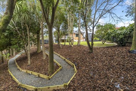 Photo of property in 14 Rhinevale Close, Henderson, Auckland, 0612