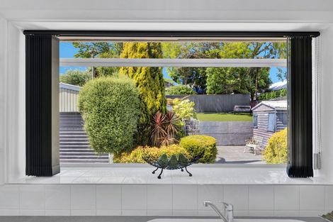 Photo of property in 233 Fifield Terrace, Opawa, Christchurch, 8023