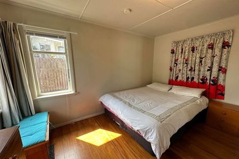 Photo of property in 28 Gavin Road, Raumati Beach, Paraparaumu, 5032