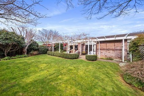 Photo of property in 11 Kinross Drive, Merrilands, New Plymouth, 4312