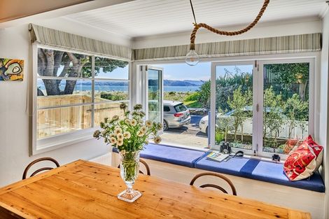 Photo of property in 53 Pukatea Street, Eastbourne, Lower Hutt, 5013