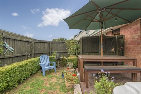 Photo of property in 2/9 Cherry Place, Casebrook, Christchurch, 8051