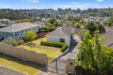 Photo of property in 16 Arlette Place, Massey, Auckland, 0614