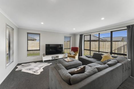 Photo of property in 20 Evelyn Crescent, Marshland, Christchurch, 8083