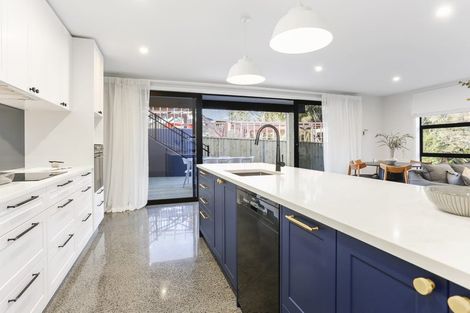 Photo of property in 9 Kaihuia Lane, Oratia, Auckland, 0604