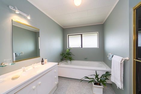 Photo of property in 27 Lincoln Road, Carterton, 5713